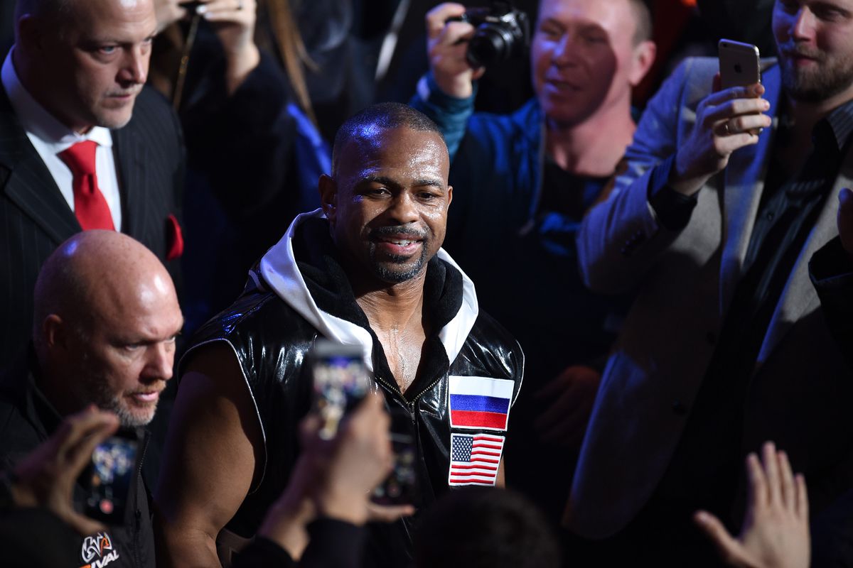 American-Russian Roy Jones Jr. Vs British Boxer Enzo Maccarinelli Fight In Moscow