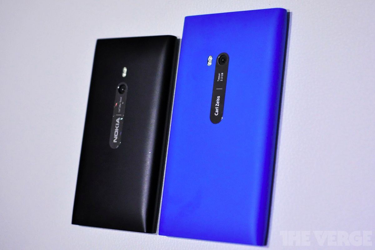 Gallery Photo: Nokia Lumia 900 preview gallery