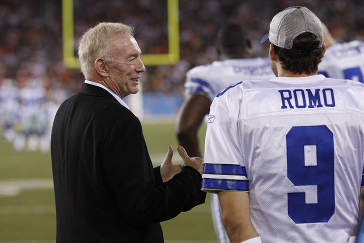 Are Jerry Jones and Tony Romo discussing a possible extension?
