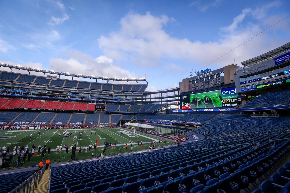 A general view of the game between the Las Vegas Raiders and the New England Patriots during the second half at Gillette Stadium.
