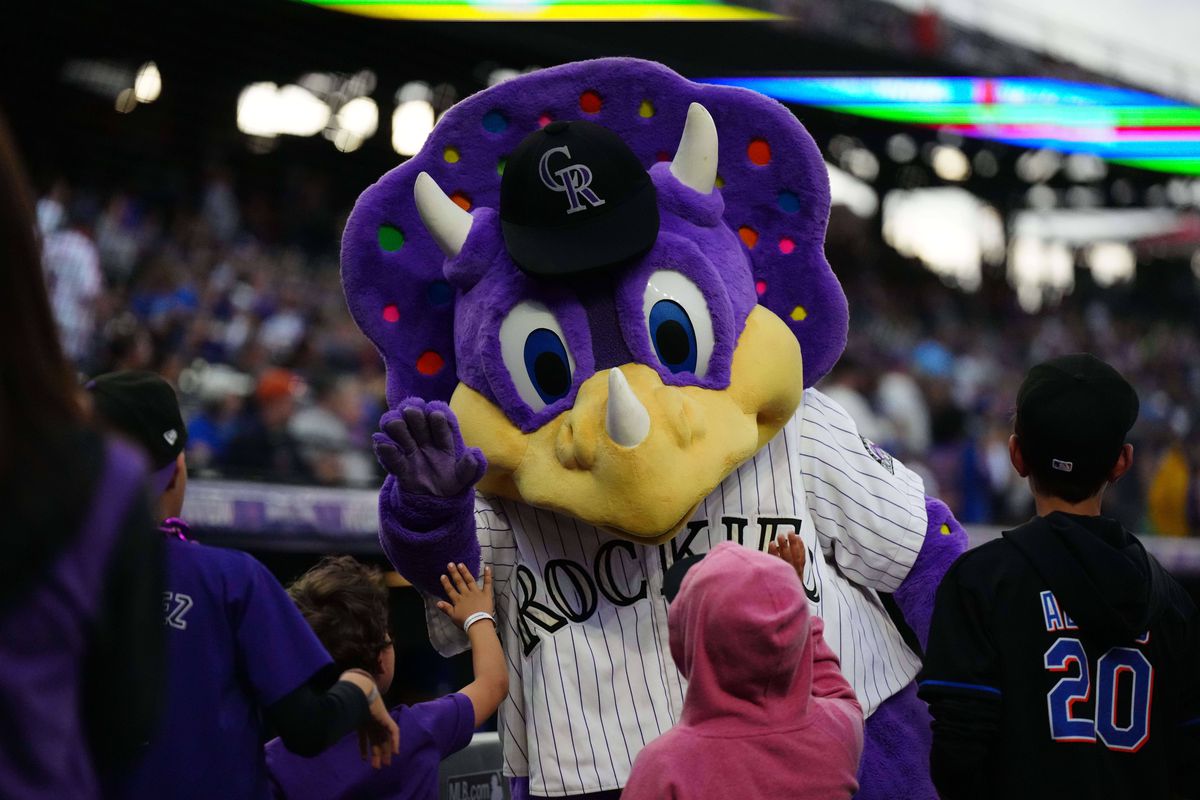 Dinger stalks for prey through a crowd of excited children. Little do they know that they are in the presence of one of creations most horrific predators. That vibrant purple skin and brightly colored spot serving only to lure unsuspecting victims into it’s trap. 