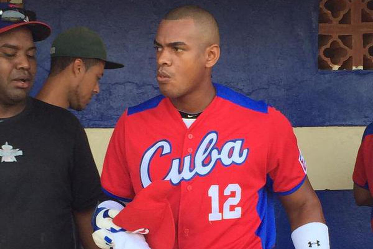 The Dodgers signed Hector Olivera through the 2020 season.