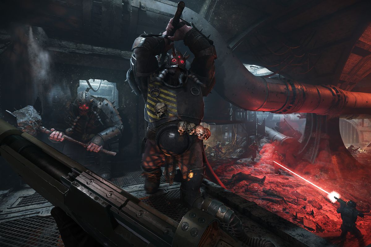 A massive member of the Moebian Sixth, a former military regiment tainted by the Warp, raises its hammer to strike a player using the Veteran: Sharpshooter class in Warhammer 40K: Darktide