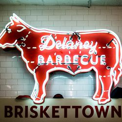 <a href="http://ny.eater.com/archives/2014/05/a_guide_to_eating_barbecued_brisket_in_new_york.php">A Guide to Eating Barbecued Brisket in New York</a>