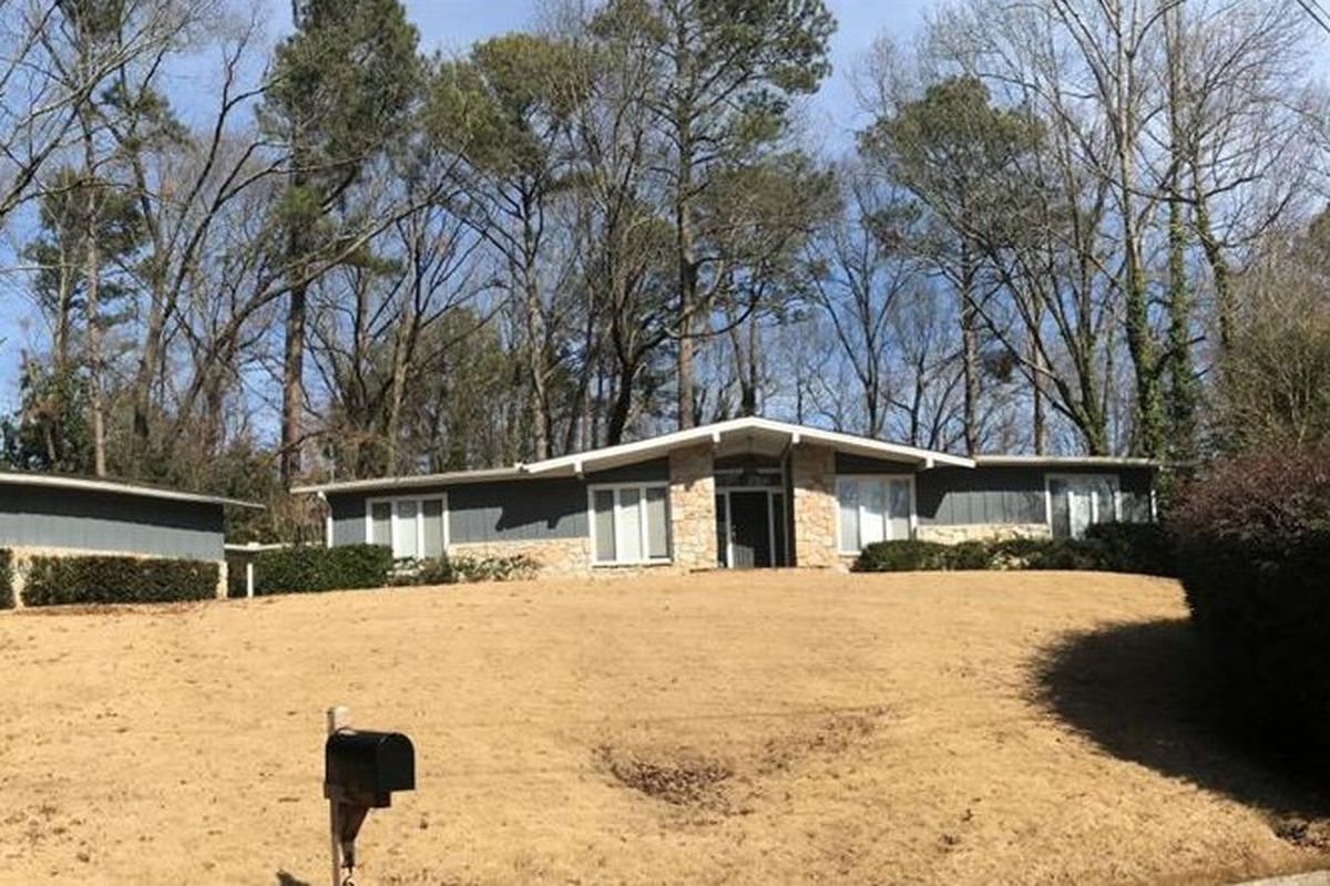 A midcentury modern home for sale in Atlanta right now. 