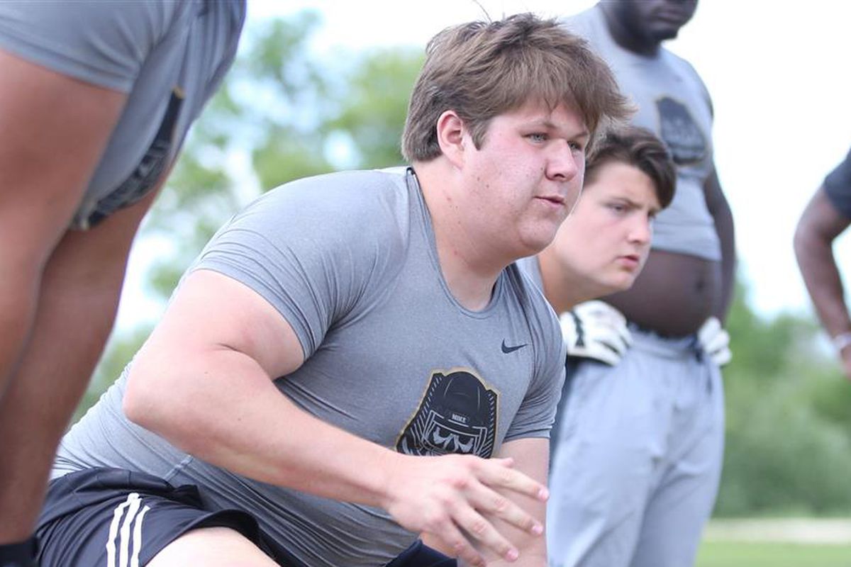 Four-star offensive lineman Creed Humphrey
