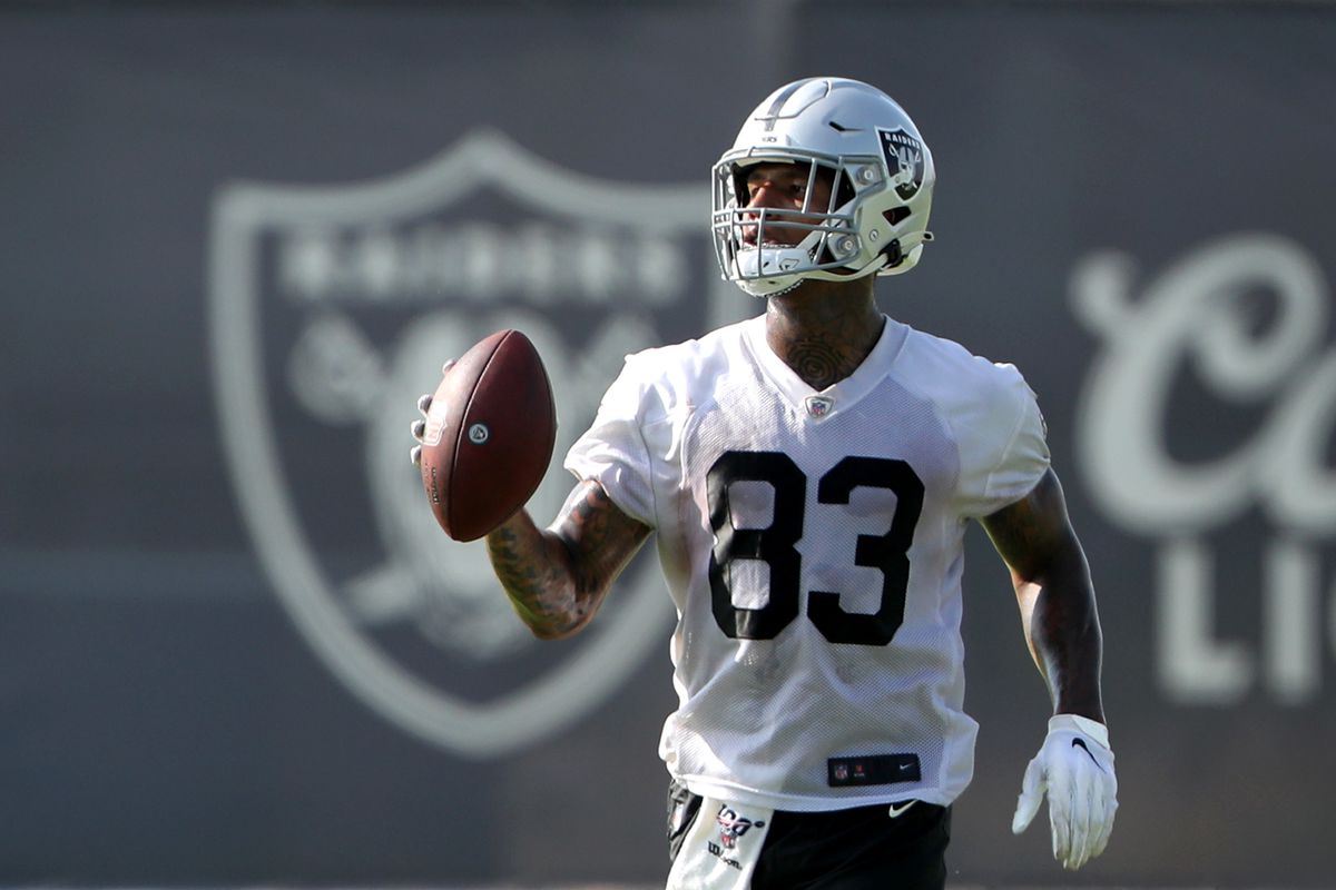 Darren Waller #83 of the Las Vegas Raiders participates during training camp at the Las Vegas Raiders Headquarters/Intermountain Healthcare Performance Center on July 29, 2021 in Henderson, Nevada.