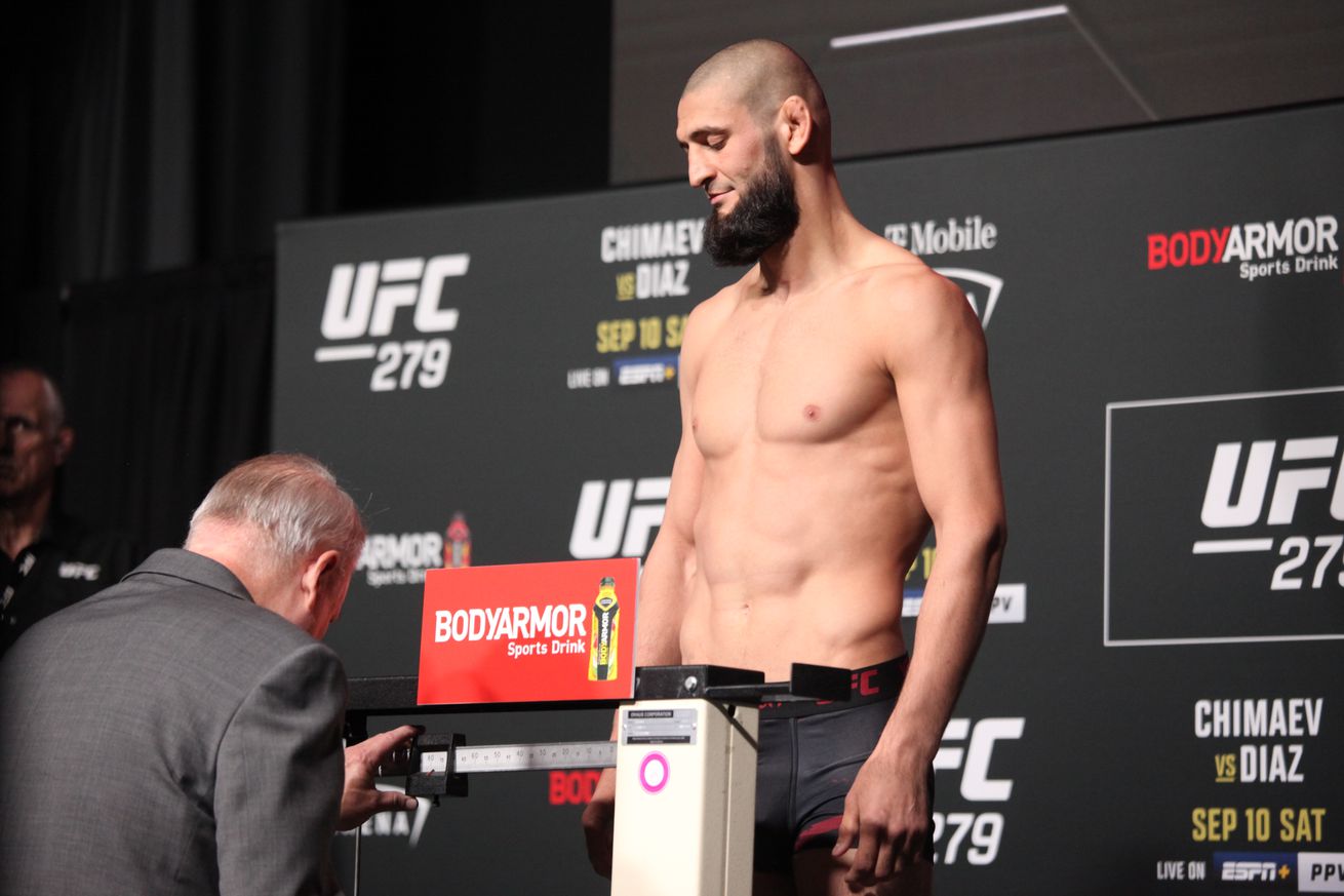 Khamzat Chimaev coach details ‘unprofessional’ weight issues, shoots down UFC 279 ‘conspiracy theory’