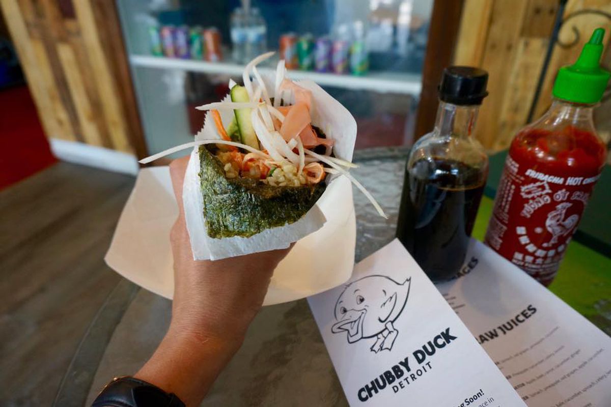 sushi hand roll