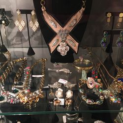 Sample sale jewelry case