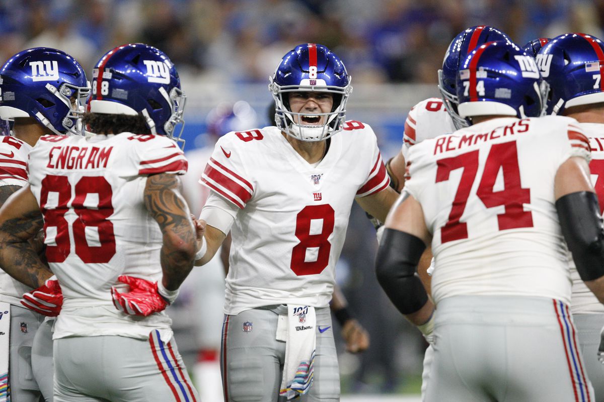 New York Giants quarterback Daniel Jones calls out a play to his team during the third quarter against the Detroit Lions at Ford Field.&nbsp;