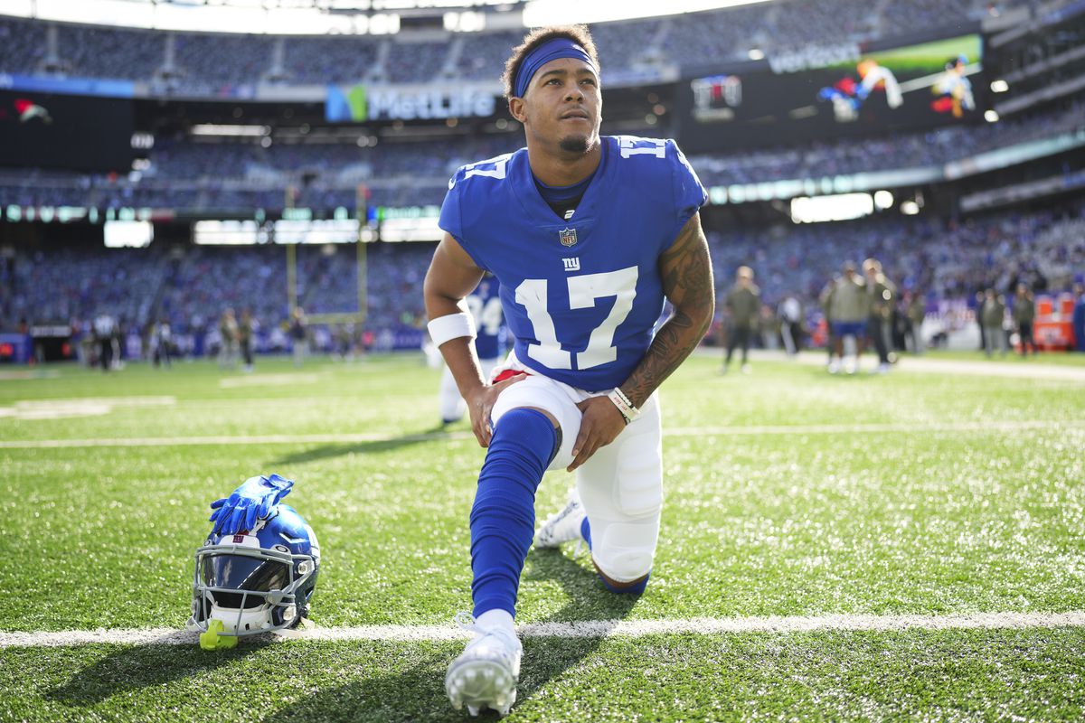 Wan’Dale Robinson #17 of the New York Giants warms up against the Houston Texans at MetLife Stadium on November 13, 2022 in East Rutherford, New Jersey.
