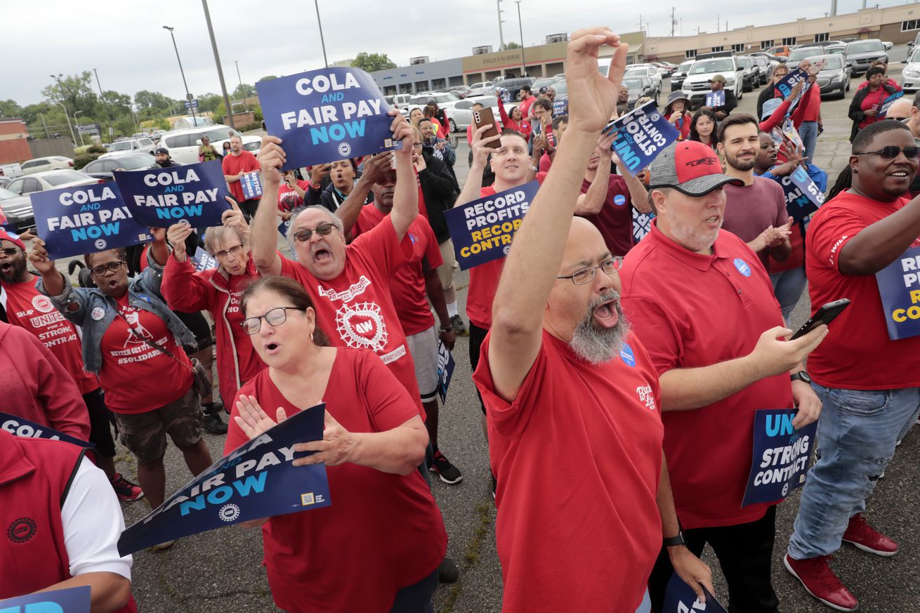 United Auto Workers Union Holds Practice Picket As Strike Looms