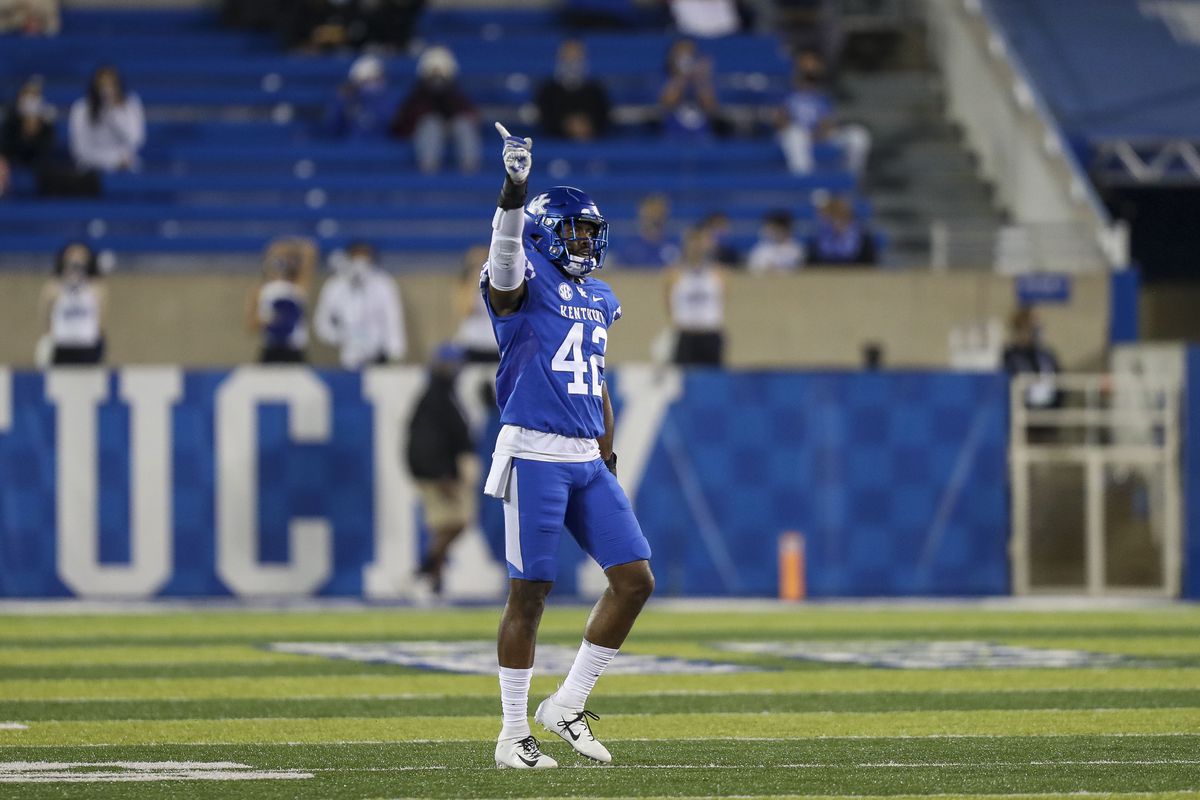 NCAA Football: Mississippi State at Kentucky