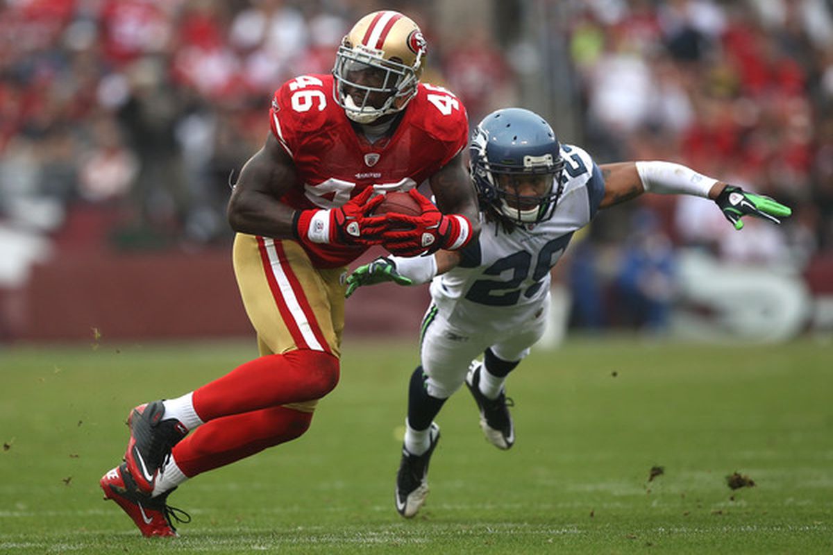 Delanie Walker catches a pass for the San Franciso Forty Niners