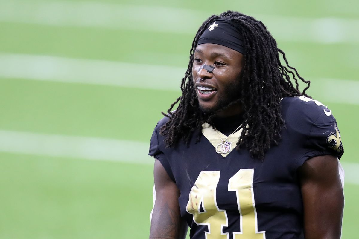 Alvin Kamara #7 of the New Orleans Saints against the Tampa Bay Buccaneers at Mercedes-Benz Superdome on September 13, 2020 in New Orleans, Louisiana.