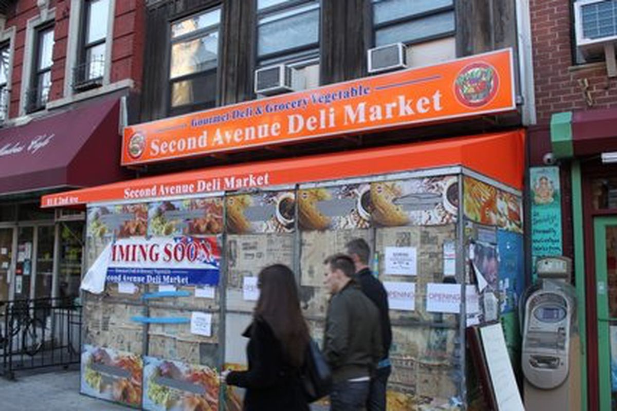 [2nd Ave Deli Returns to the Village, Sort Of