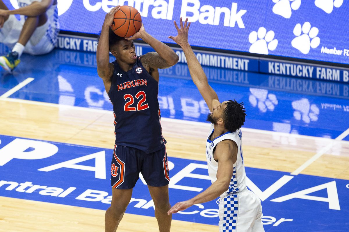 NCAA Basketball: Auburn at Kentucky