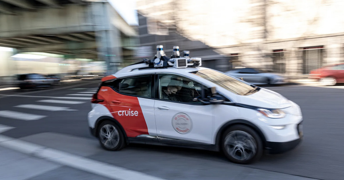 Driverless Cruise robotaxis stop working simultaneously, blocking San Francisco ..