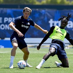 Gallagher & Chalobah in the battle for best hair