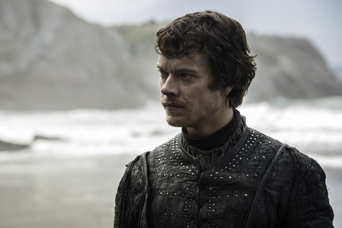 Game of Thrones season 7 - Theon Greyjoy on a beach