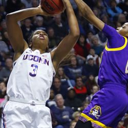The ECU Pirates take on the UConn Huskies in the 2019 American Athletic Conference Women’s Basketball Tournament quarterfinals at Mohegan Sun Arena in Uncasville, CT on March 9, 2019.