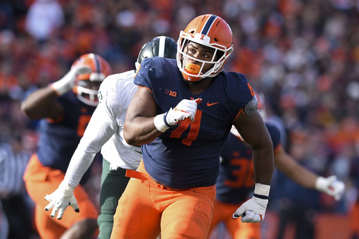 Illinois' Newton named Outland Trophy semifinalist - The Champaign
