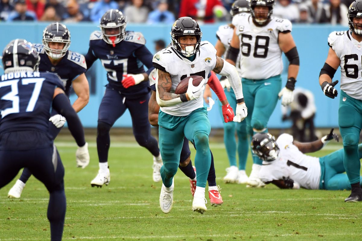 Jacksonville Jaguars tight end Evan Engram (17) runs after a catch during the second half against the Tennessee Titans at Nissan Stadium.