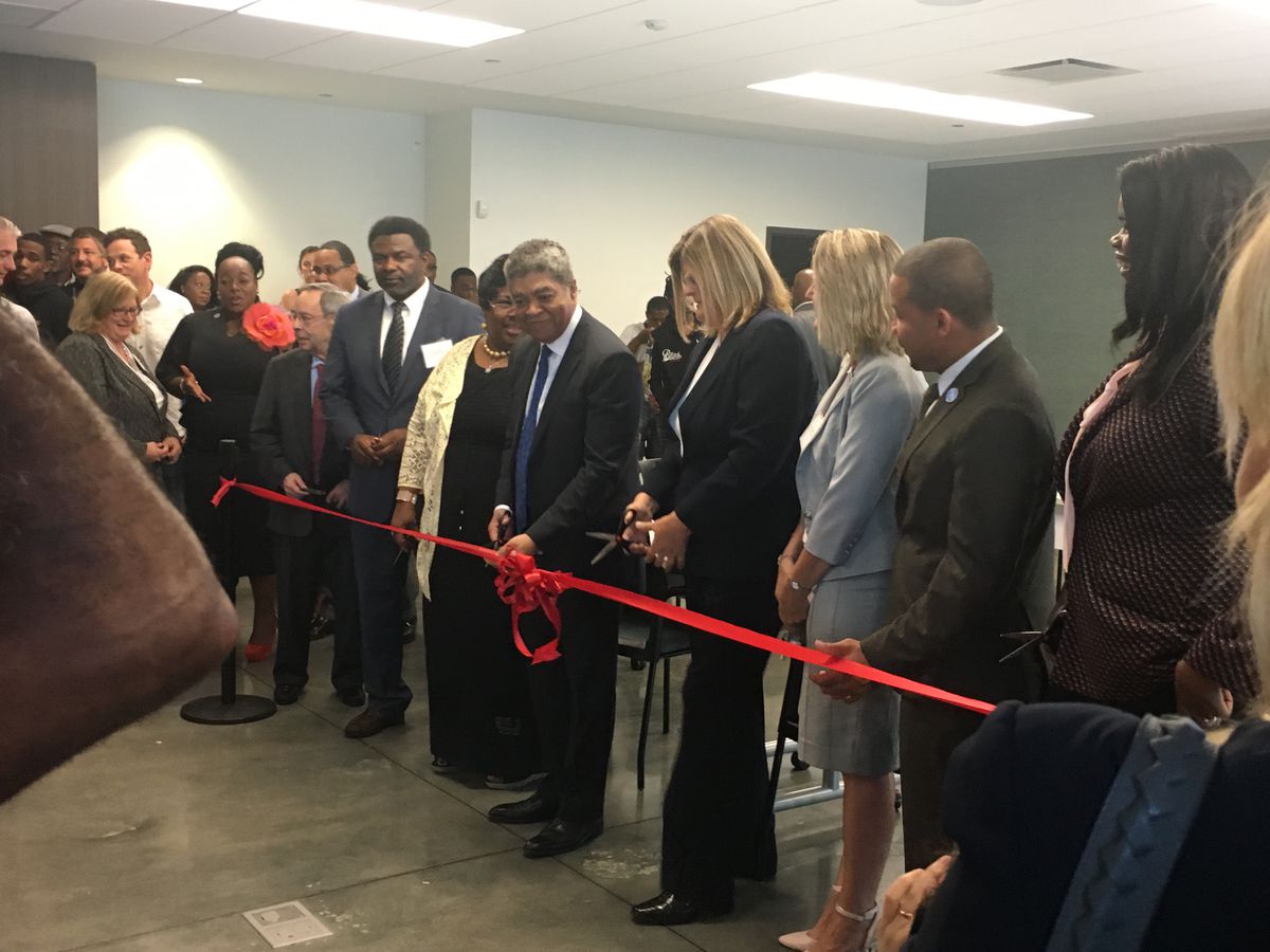 Cook County Chief Judge Timothy Evans cuts the ribbon to officially open the new Restorative Justice court. | Amanda Svachula/For the Sun-Times