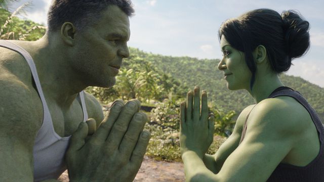 Hulk and She-Hulk bowing to each other with their hands in prayer position