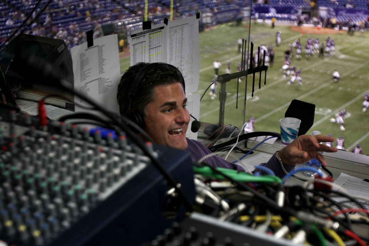 Jerry Holt/Star Tribune 8/29/2005 Vikings vs San Diego—Vikings and KFAN play by play announcer Paul Allen during Friday night action at the dome.