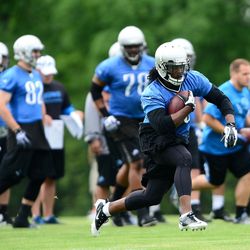 Detroit Lions running back Joique Bell (35) during organized team activities at Lions training facility.