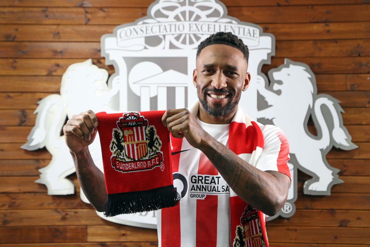 Sunderland Unveil New Signing Jermain Defoe