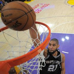 San Antonio Spurs forward Tim Duncan dunks during the second half in Game 3 of a first-round NBA basketball playoff series against the Los Angeles Lakers, Friday, April 26, 2013, in Los Angeles. The Spurs won 120-89.