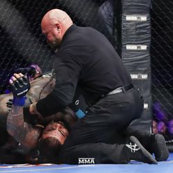 Jay Silva gets the submission.