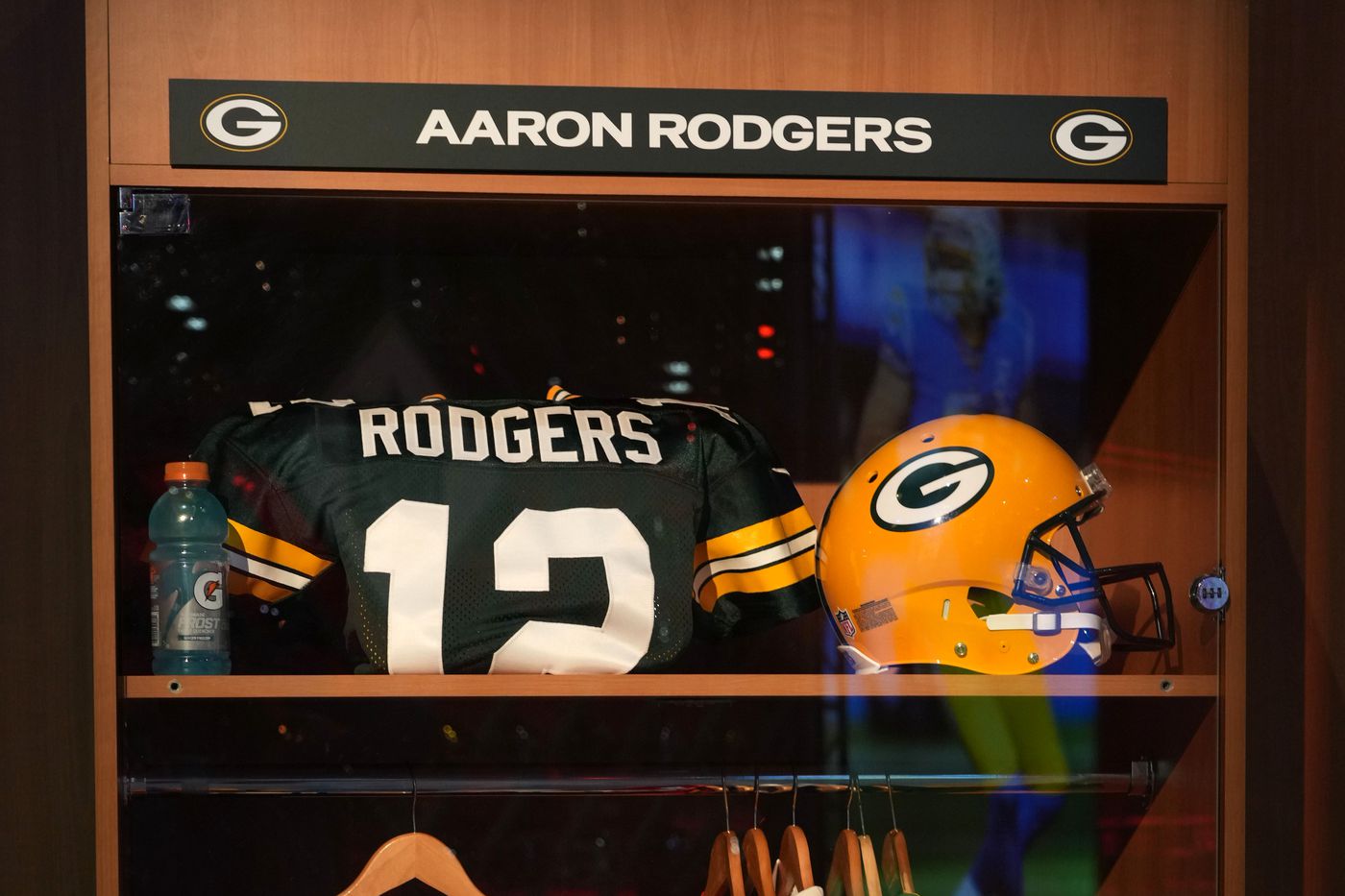 Aaron Rodgers wins 2021 NFL MVP award, earning 2nd straight & 4th overall -  Acme Packing Company