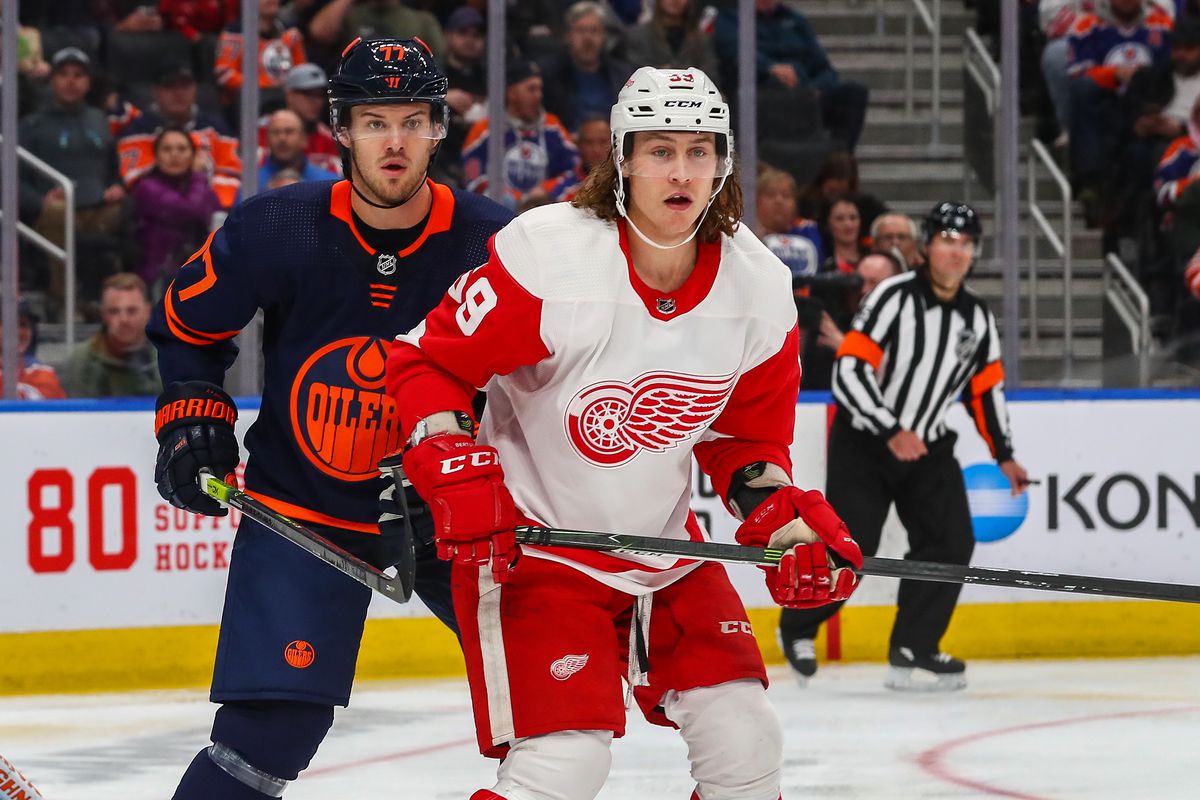 NHL: OCT 18 Red Wings at Oilers