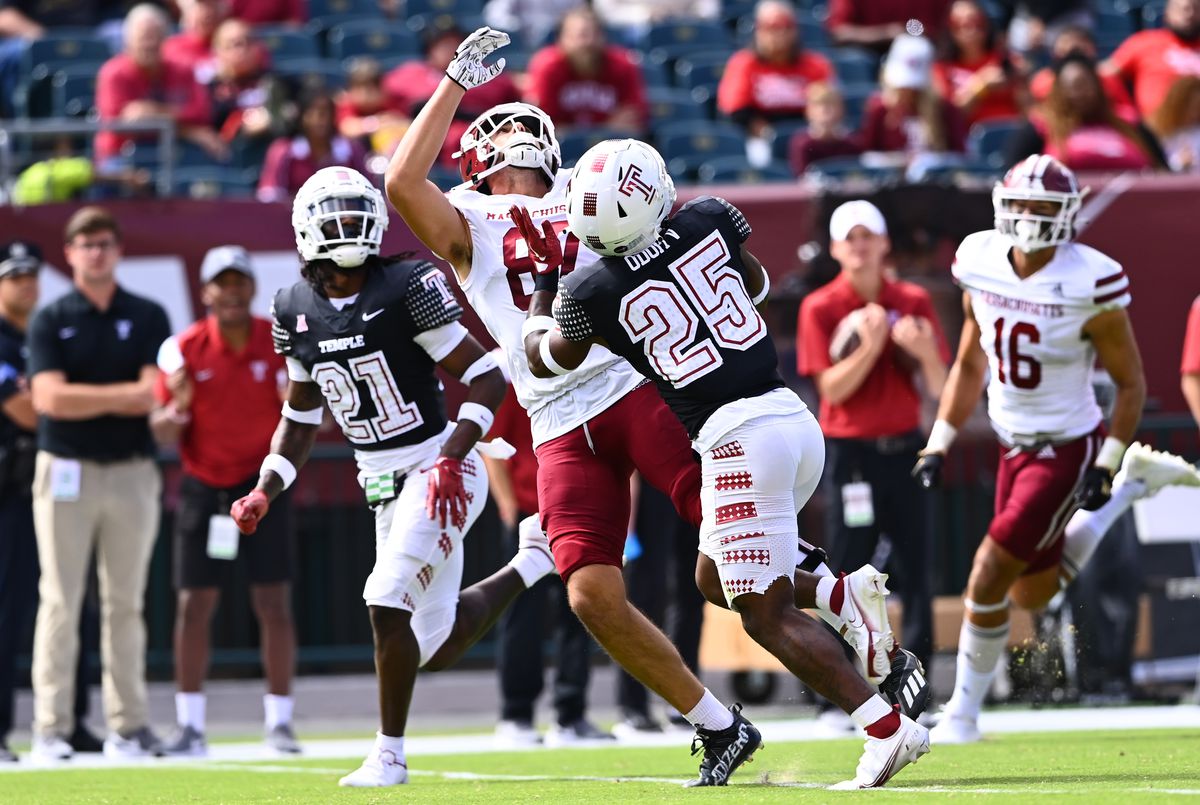 COLLEGE FOOTBALL: SEP 24 UMass at Temple
