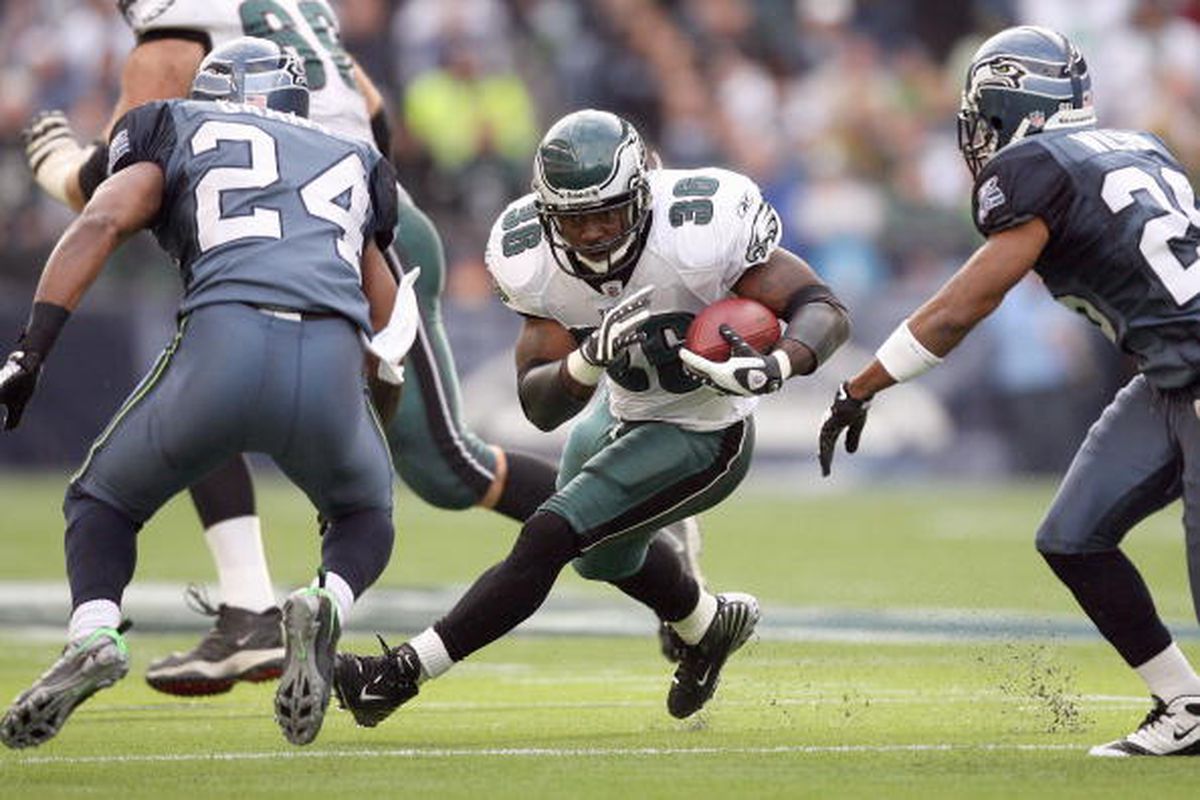 SEATTLE - NOVEMBER 02: Brian Westbrook #36 of the Philadelphia Eagles carries the ball during the game against the Seattle Seahawks at Qwest Field on November 2, 2008 in Seattle, Washington. (Photo by Otto Greule Jr/Getty Images)