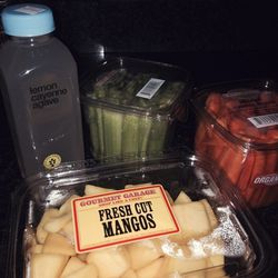 After a great morning with meditation guru and fab fashion DJ <b>Donna D’cruz</b>, it’s time to prepare with healthy snacks. I love my <b>BluePrintCleanse</b> Lemon Cayenne Agave juices.