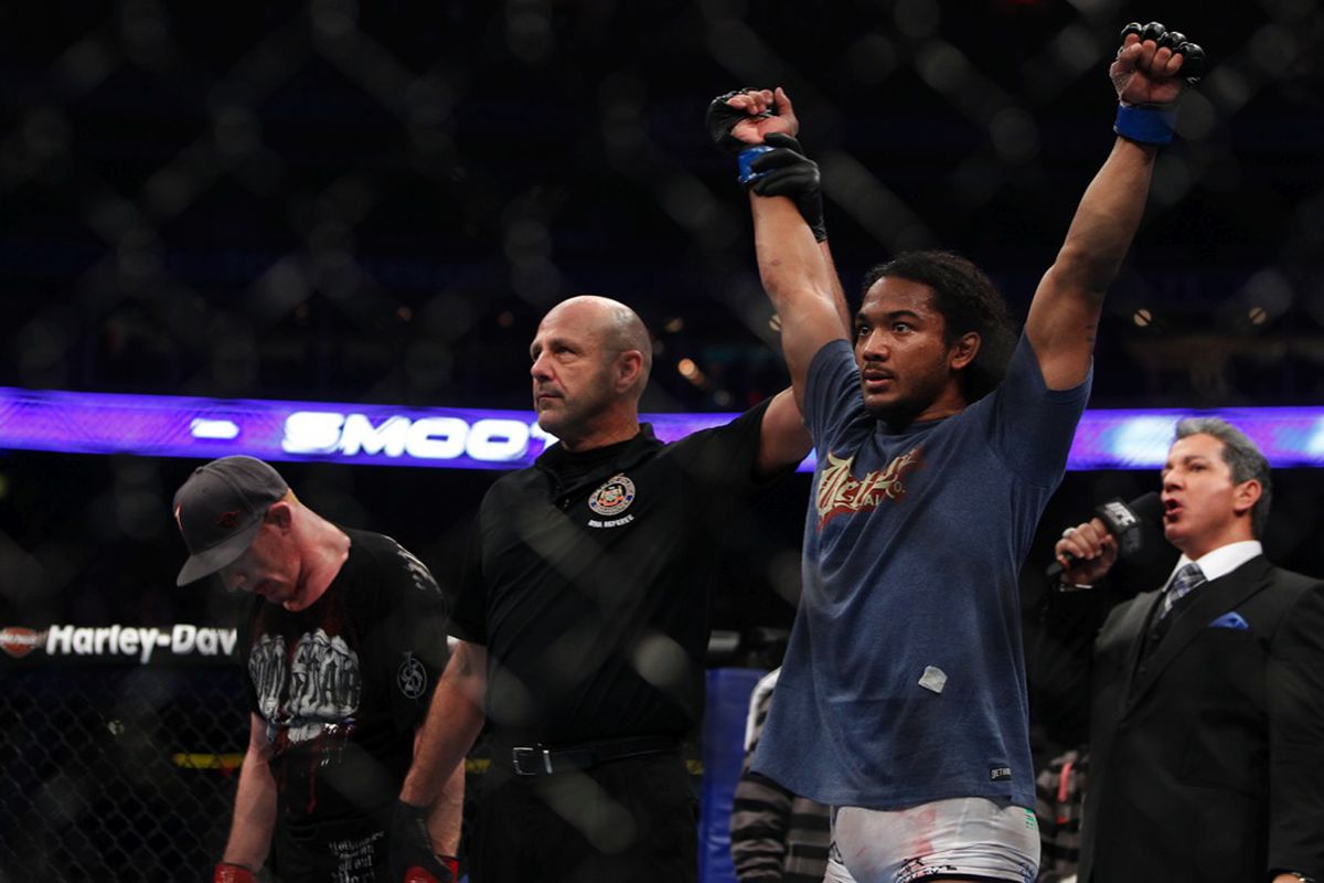 Ben Henderson will try to make weight for his UFC 150 title defense at the UFC 150 weigh-ins Friday afternoon (Esther Lin, MMA Fighting).