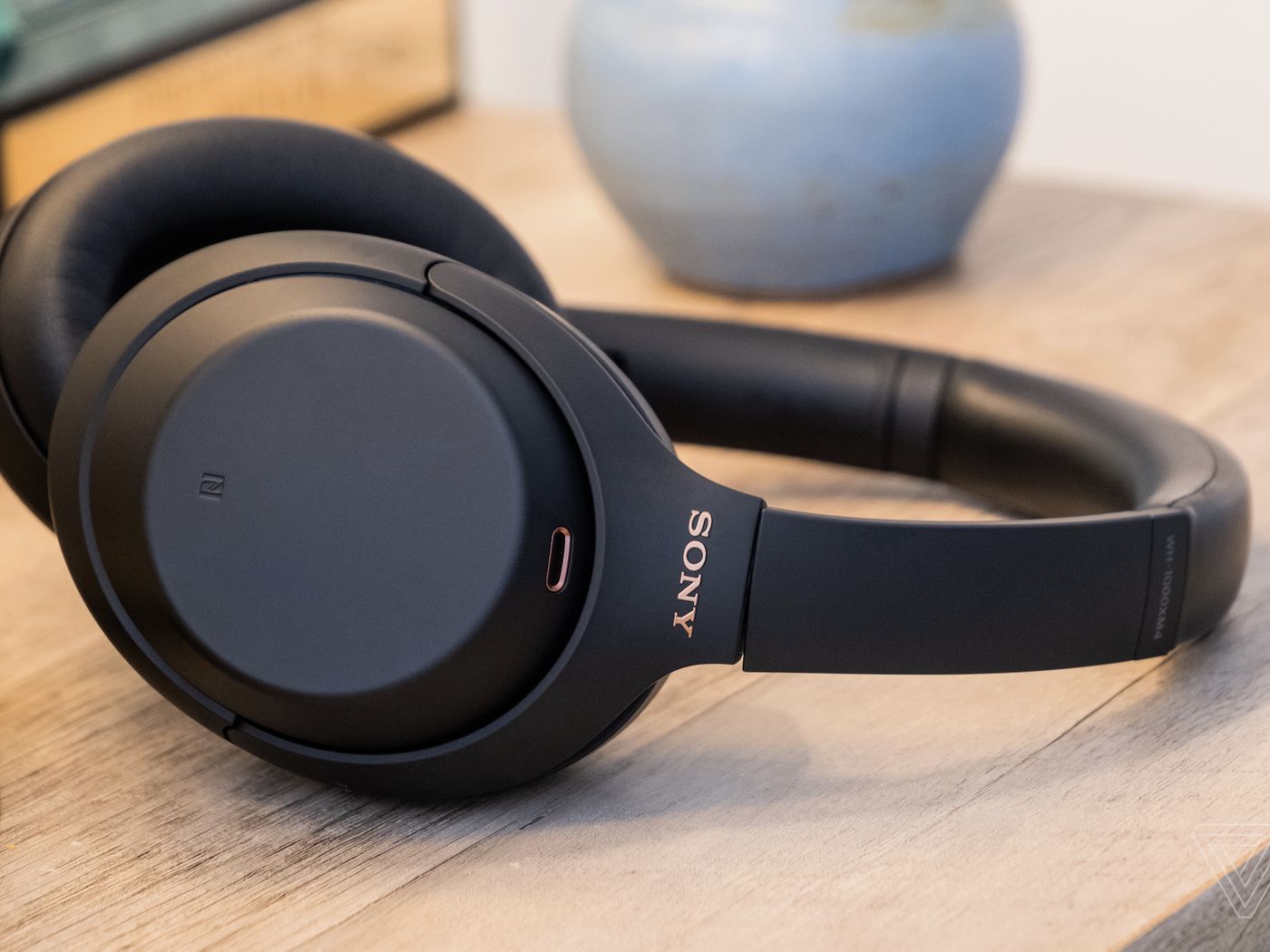 Sony's WH-1000XM4 noise-canceling headphones are $298 at Amazon