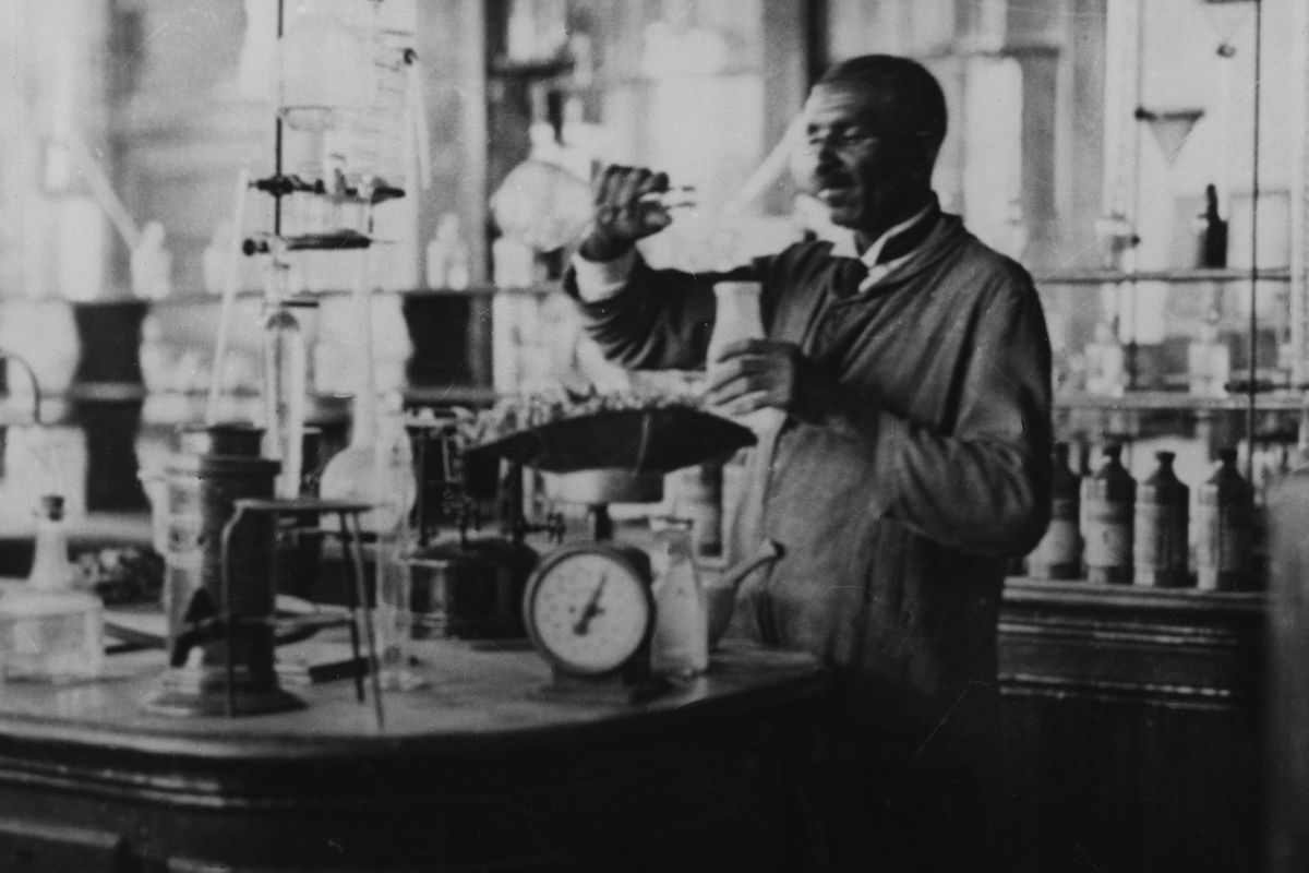George Washington Carver in the lab in the 1910s