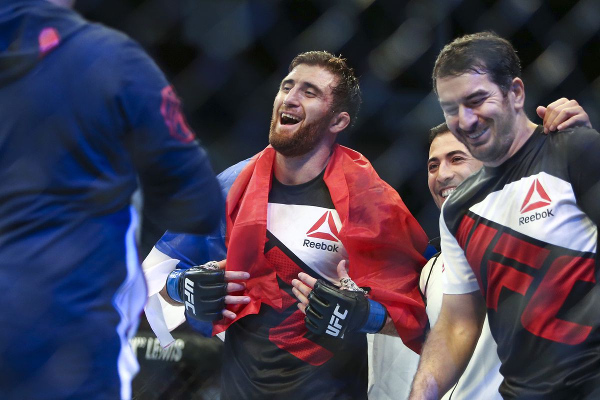 MMA: UFC 192-Jordan vs Magomedov