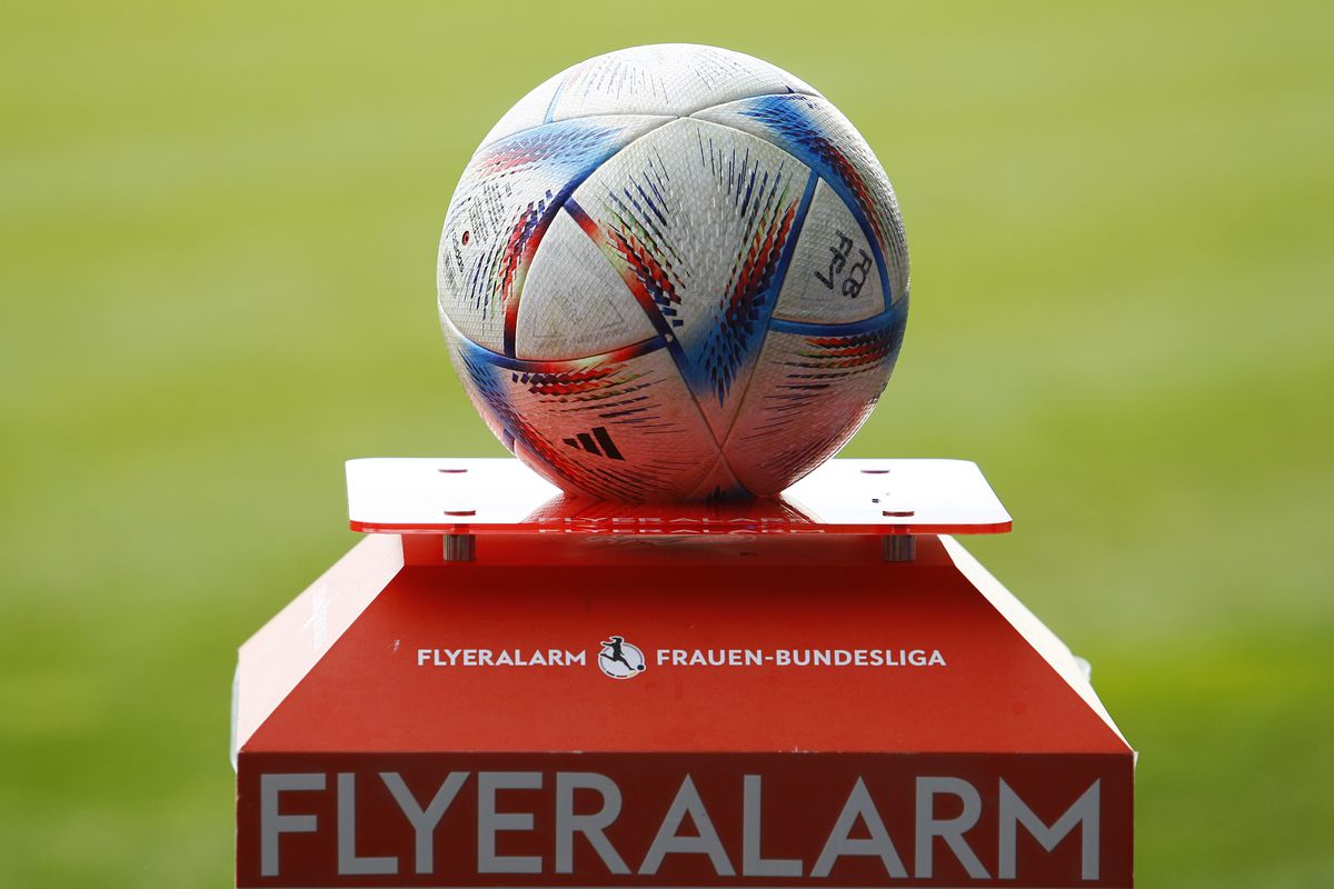 FC Bayern Muenchen v Eintracht Frankfurt - FLYERALARM Frauen-Bundesliga