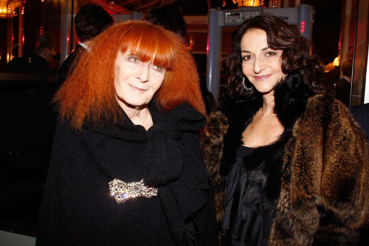 Sonia Rykiel with her daughter Nathalie. Photo via Getty.