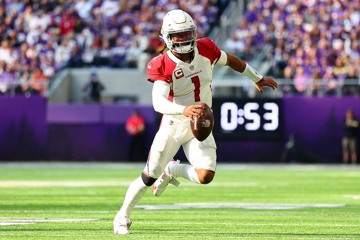 Kyler Murray #1 of the Arizona Cardinals runs with the ball during the first half against the Minnesota Vikings at U.S. Bank Stadium on October 30, 2022 in Minneapolis, Minnesota.