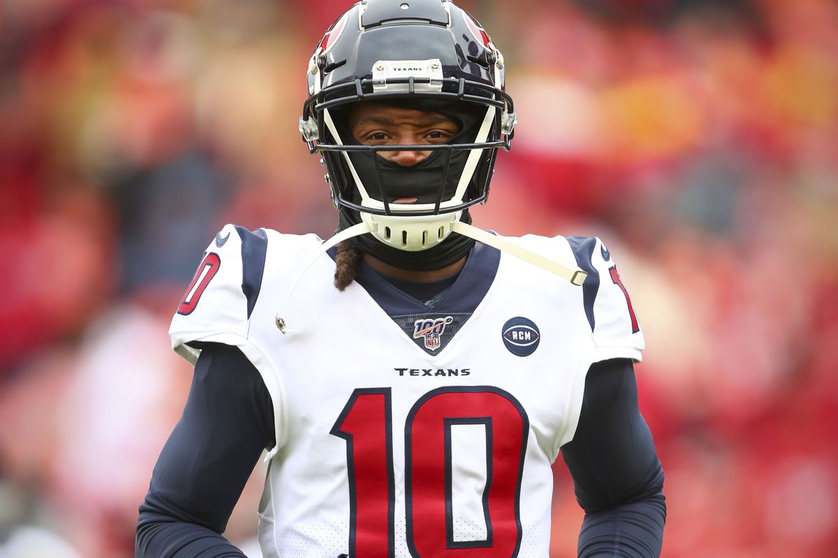 Houston Texans wide receiver DeAndre Hopkins warms up before the game between the Kansas City Chiefs and the Houston Texans in a AFC Divisional Round playoff football game at Arrowhead Stadium.&nbsp;