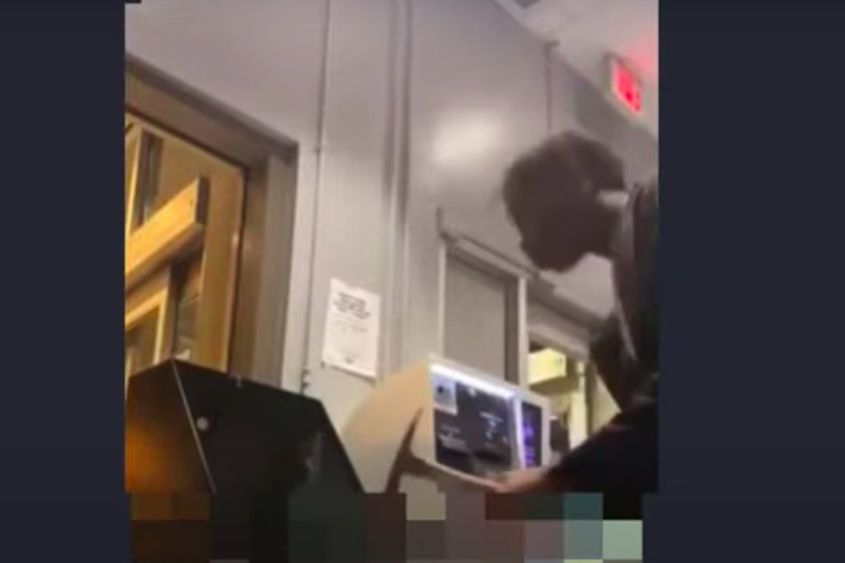 A man tried to break into an ATM in this live-streamed video shared by Chicago police. 