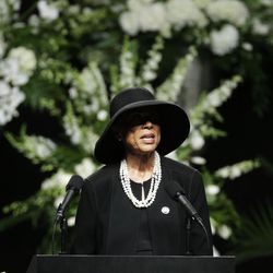 Muhammad Ali's wife Lonnie Ali speaks during his memorial service, Friday, June 10, 2016, in Louisville, Ky. 